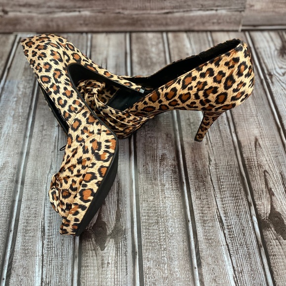Forever 21 leopard print stiletto heels - Picture 8 of 8
